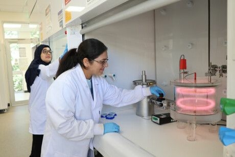 Une méthode détecte les nanoplastiques via des filtres recouverts de polymères plasma