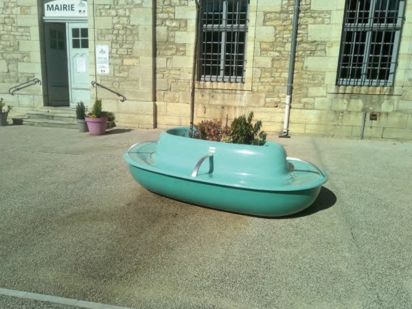 Choisey utilise une solution Rainbeau pour végétaliser le parvis de sa mairie