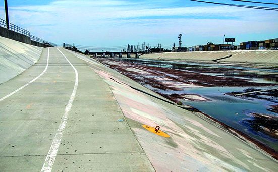 Destruction d’un fleuve et de ses zones humides : mode d’emploi