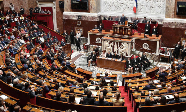 La proposition de loi sur le transfert des compétences eau et assainissement aux communautés de communes a été adoptée